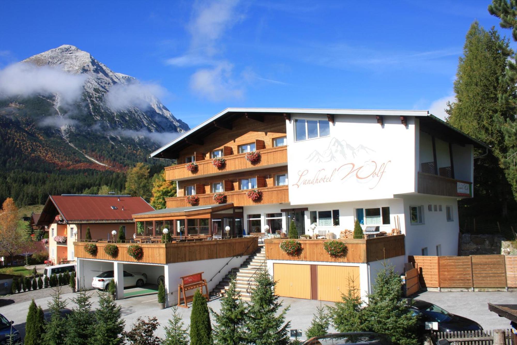 Landhotel Wolf Leutasch Bagian luar foto